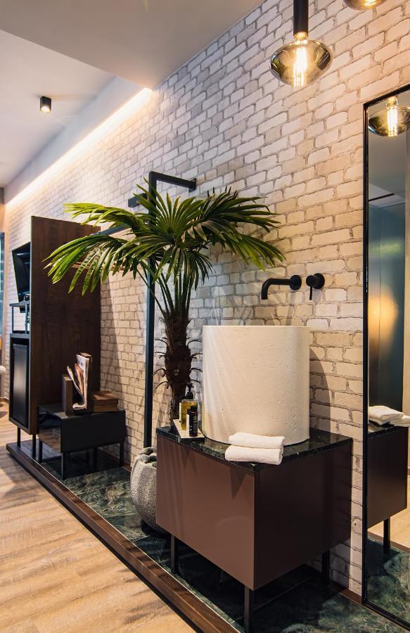 Project 3 Urban Chic Hotel